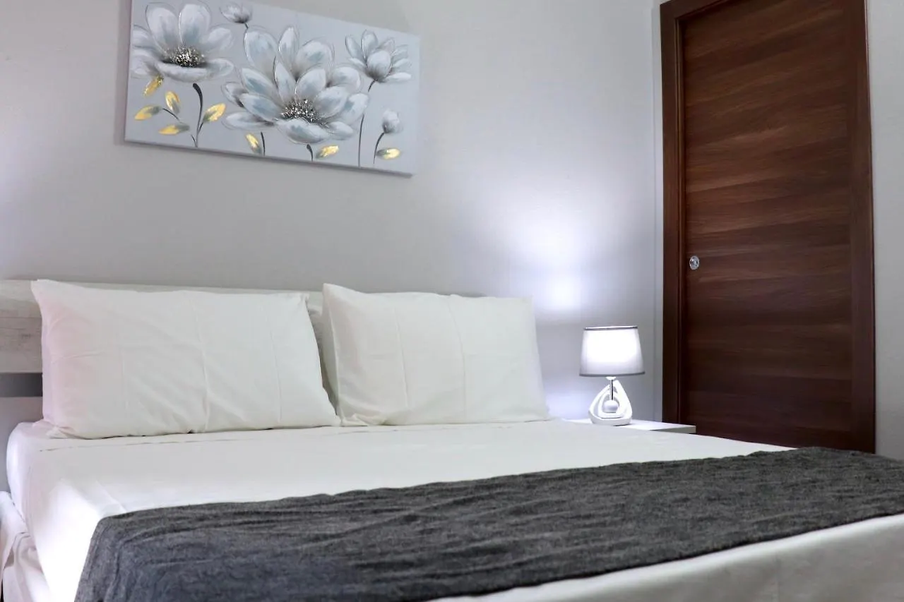 Guest house 13 Garden Rooms Olbia